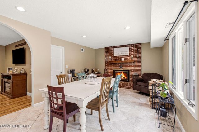 39 Cambridge Drive, Jackson, NJ 08527