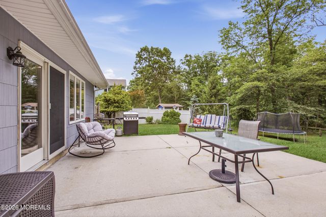 39 Cambridge Drive, Jackson, NJ 08527