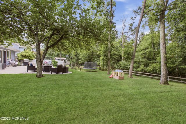 39 Cambridge Drive, Jackson, NJ 08527