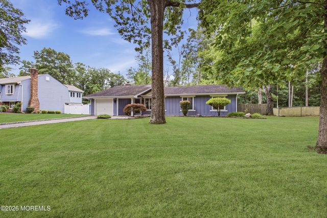 39 Cambridge Drive, Jackson, NJ 08527