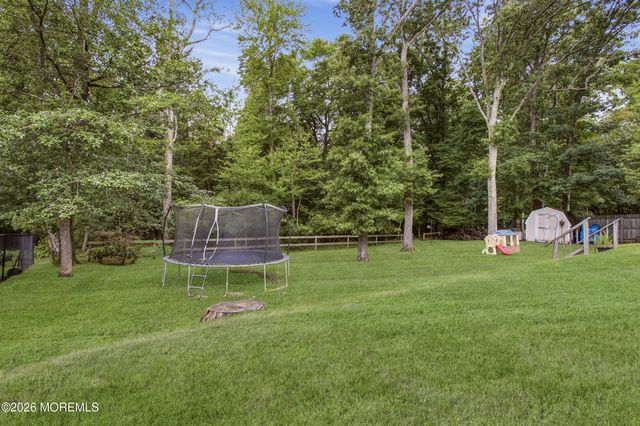 39 Cambridge Drive, Jackson, NJ 08527