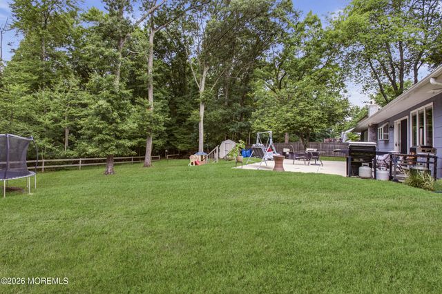 39 Cambridge Drive, Jackson, NJ 08527