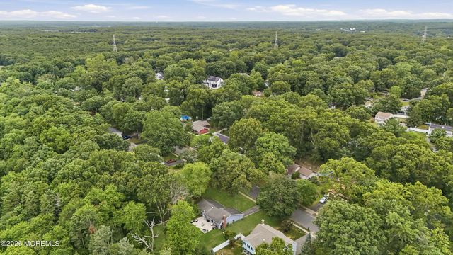 39 Cambridge Drive, Jackson, NJ 08527