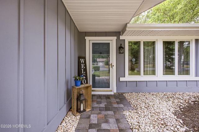 39 Cambridge Drive, Jackson, NJ 08527