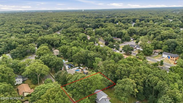 39 Cambridge Drive, Jackson, NJ 08527