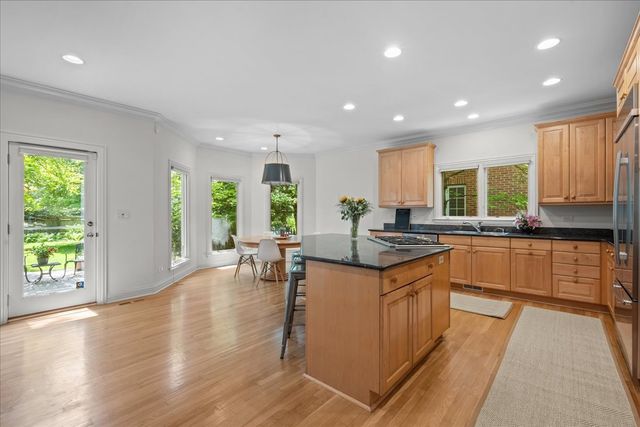 2211 Schiller Avenue, Wilmette, IL 60091
