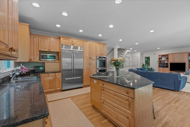 2211 Schiller Avenue, Wilmette, IL 60091