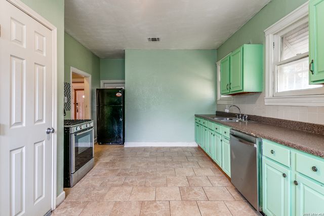 521 Kayton, San Antonio, TX 78210