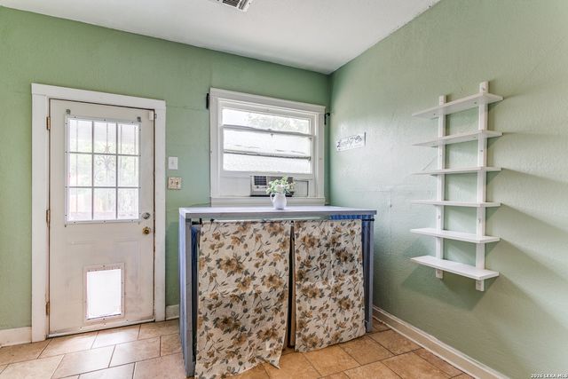 521 Kayton, San Antonio, TX 78210