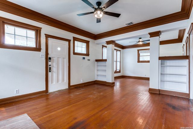 521 Kayton, San Antonio, TX 78210