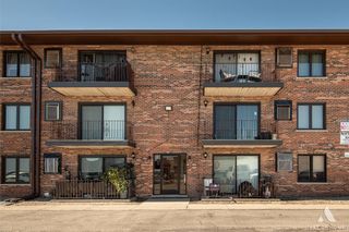 7347 W 79th Place 2D, Bridgeview, IL 60455