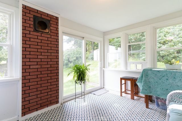 15 Maple Ter, Palmer, MA 01080