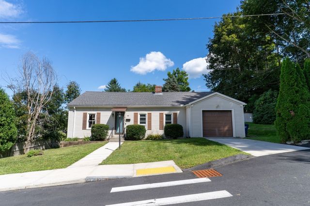 15 Maple Ter, Palmer, MA 01080
