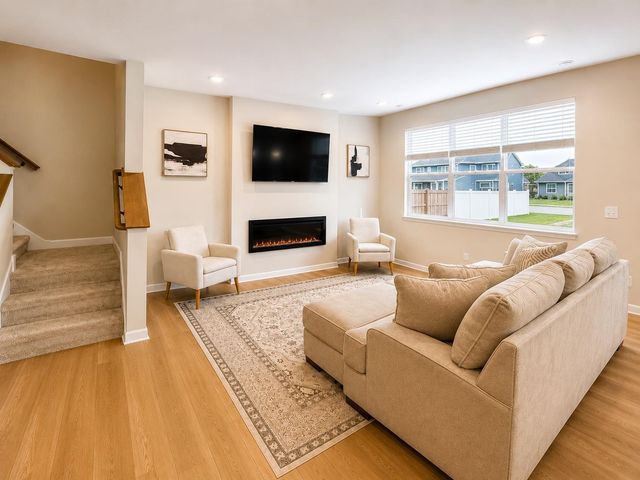 1092 Annacotte Lane, Rosemount, MN 55068