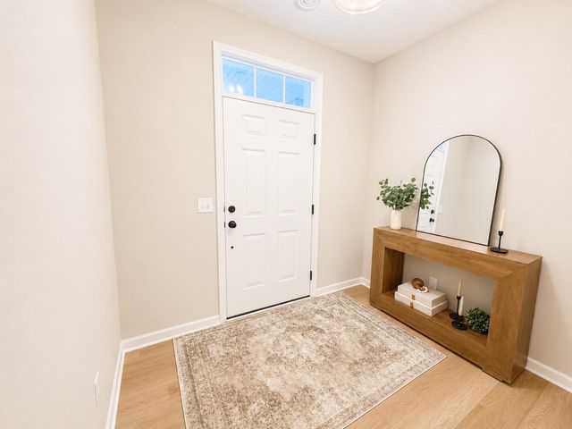 1092 Annacotte Lane, Rosemount, MN 55068