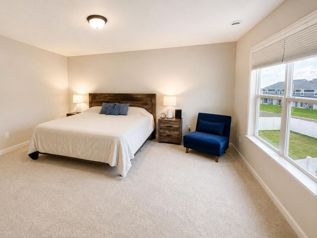 1092 Annacotte Lane, Rosemount, MN 55068