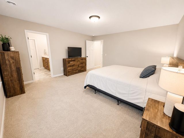 1092 Annacotte Lane, Rosemount, MN 55068
