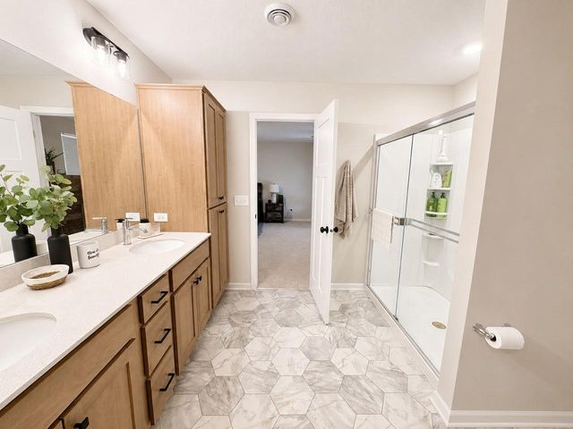 1092 Annacotte Lane, Rosemount, MN 55068