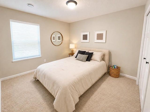 1092 Annacotte Lane, Rosemount, MN 55068