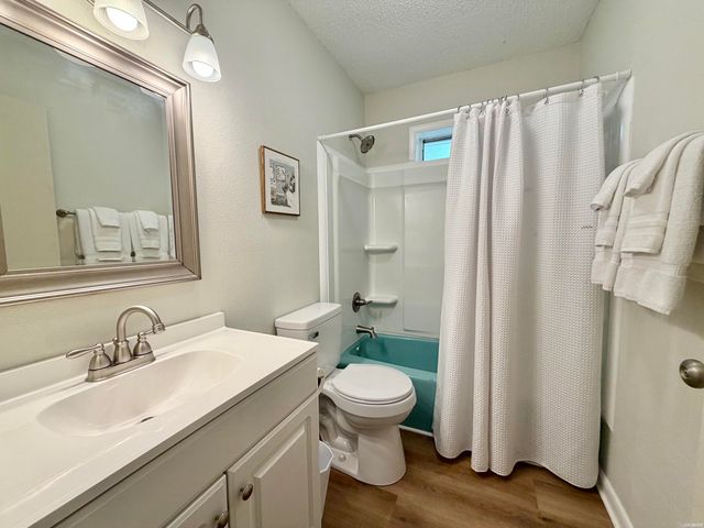 500 Burchwood Bay Road, Hot Springs, AR 71913