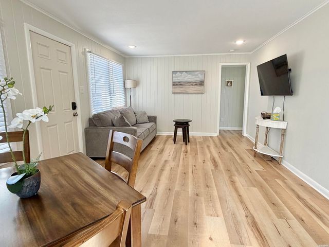 500 Burchwood Bay Road, Hot Springs, AR 71913
