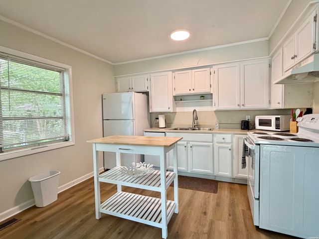 500 Burchwood Bay Road, Hot Springs, AR 71913