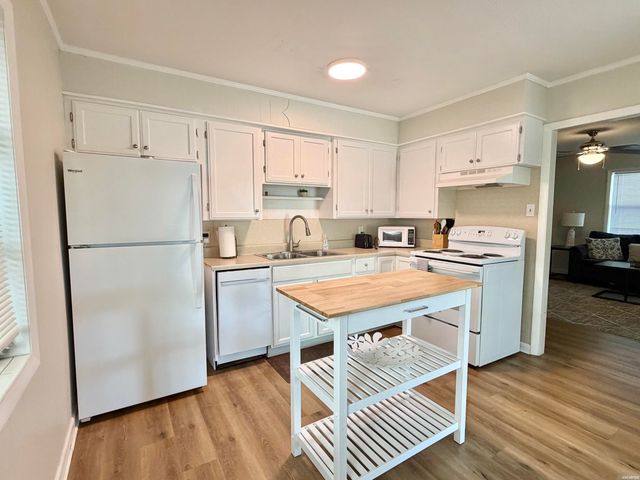500 Burchwood Bay Road, Hot Springs, AR 71913