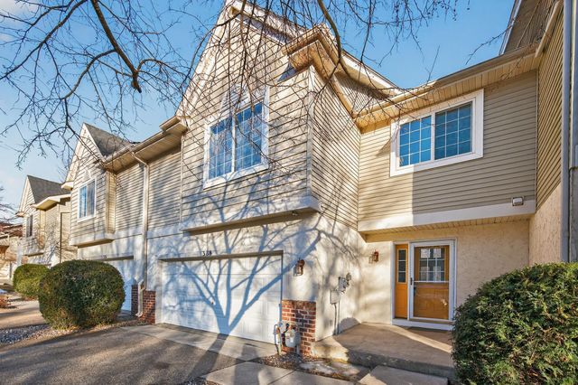 388 Brickyard Drive, Chaska, MN 55318