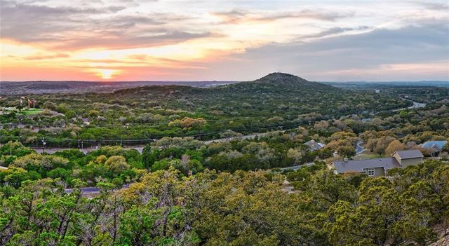 86 Champions CIR, Wimberley, TX 78676
