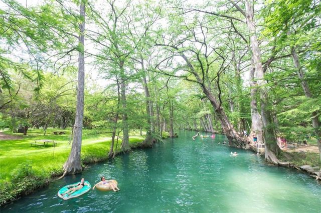86 Champions CIR, Wimberley, TX 78676