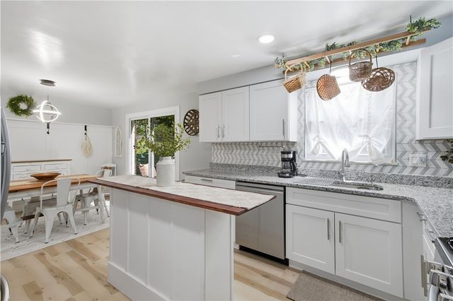 645 Carnival Dr, Plum Boro, PA 15239