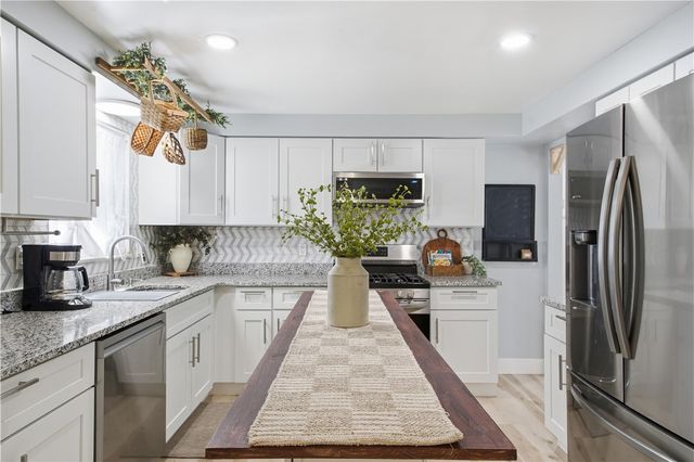 645 Carnival Dr, Plum Boro, PA 15239