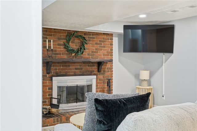 645 Carnival Dr, Plum Boro, PA 15239