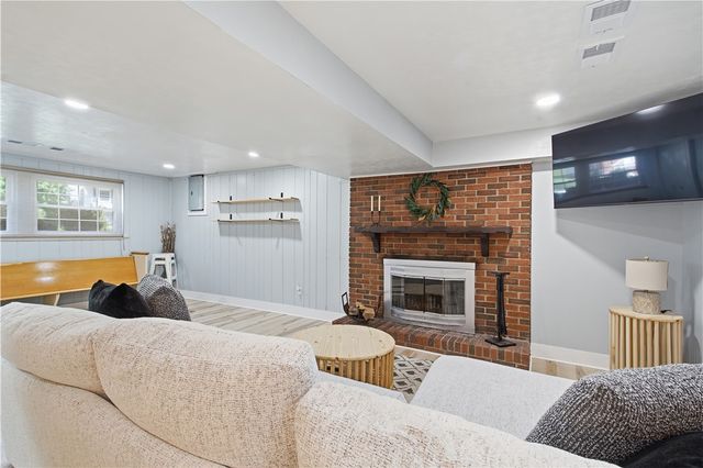 645 Carnival Dr, Plum Boro, PA 15239