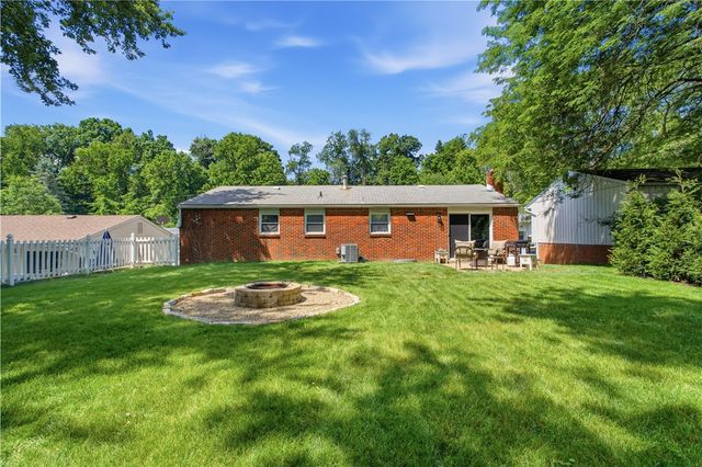 645 Carnival Dr, Plum Boro, PA 15239