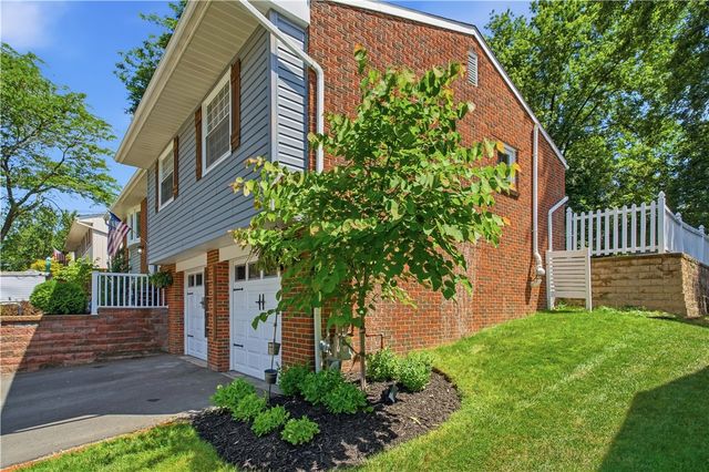 645 Carnival Dr, Plum Boro, PA 15239
