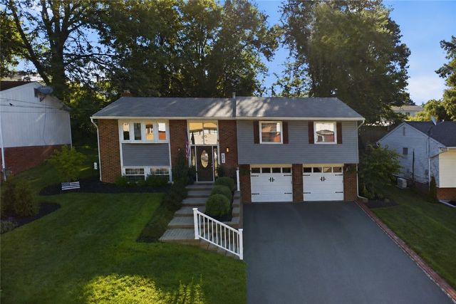645 Carnival Dr, Plum Boro, PA 15239