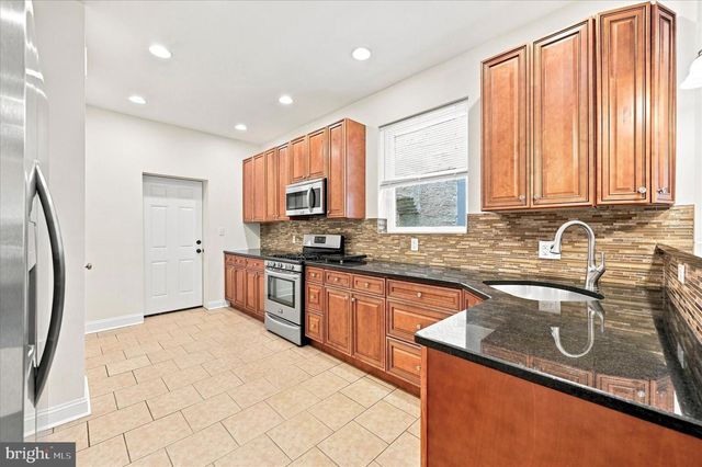 1027 S 50TH ST, Philadelphia, PA 19143
