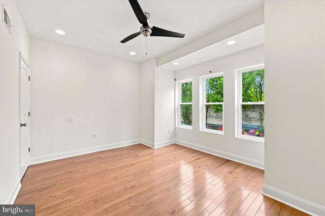 1027 S 50TH ST, Philadelphia, PA 19143
