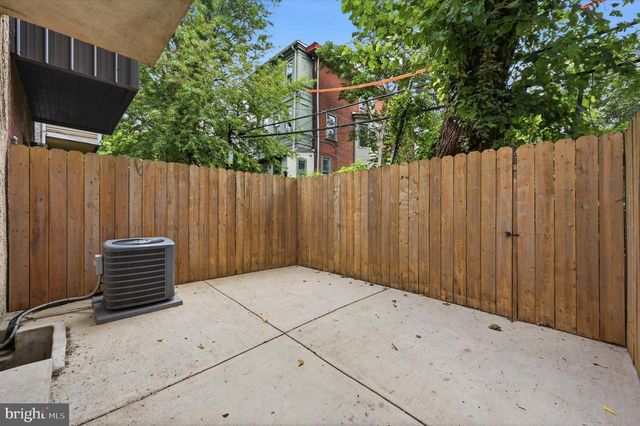 1027 S 50TH ST, Philadelphia, PA 19143