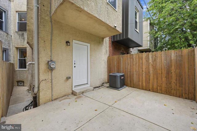 1027 S 50TH ST, Philadelphia, PA 19143
