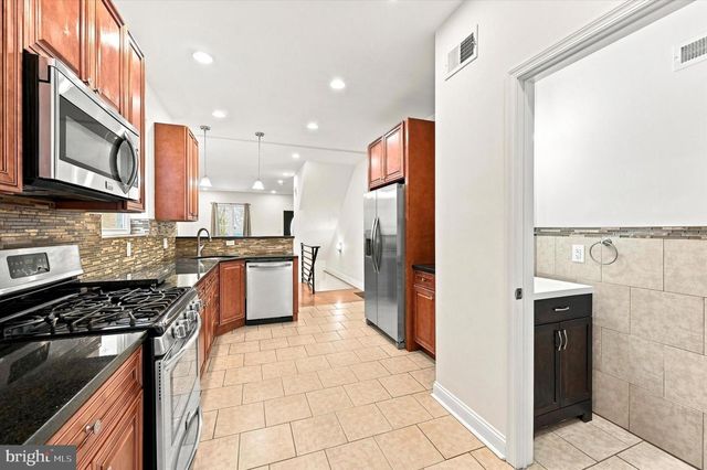 1027 S 50TH ST, Philadelphia, PA 19143