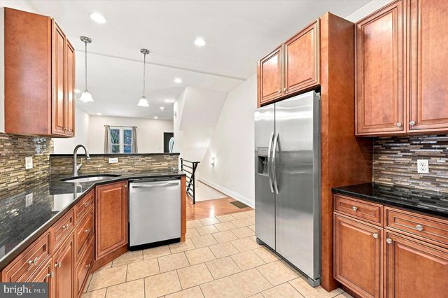 1027 S 50TH ST, Philadelphia, PA 19143