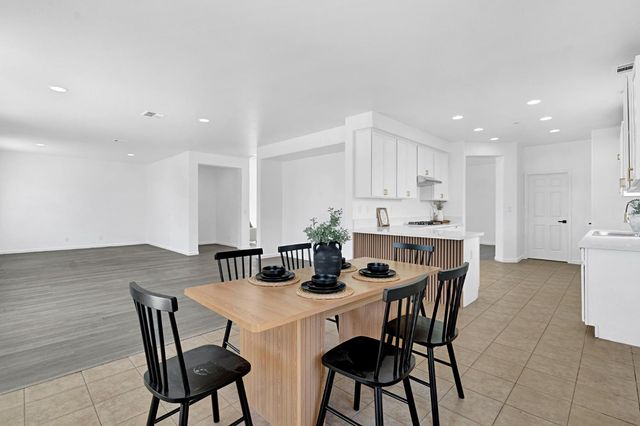 5306 E Tower Avenue, Fresno, CA 93725