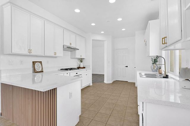 5306 E Tower Avenue, Fresno, CA 93725