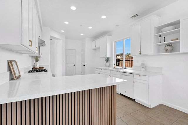 5306 E Tower Avenue, Fresno, CA 93725