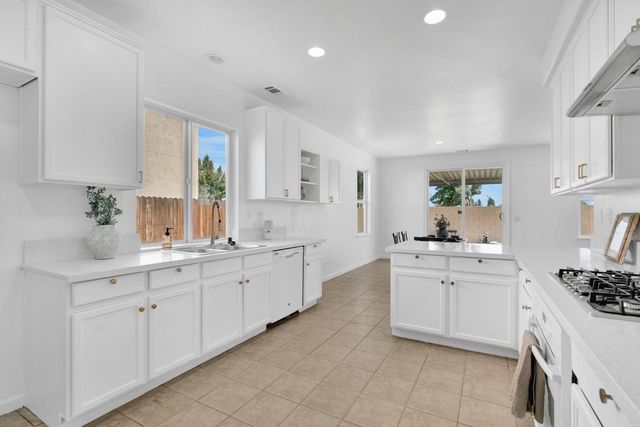 5306 E Tower Avenue, Fresno, CA 93725