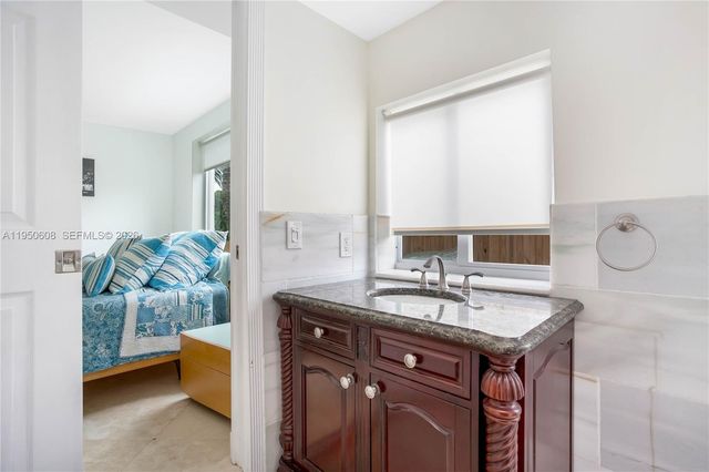 12515 Palm Rd, North Miami, FL 33181