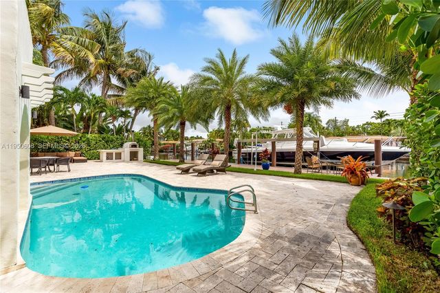 12515 Palm Rd, North Miami, FL 33181