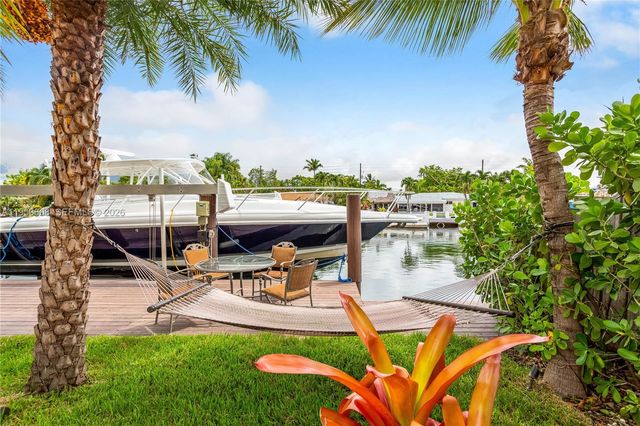 12515 Palm Rd, North Miami, FL 33181